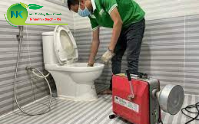 thông bồn cầu 1
